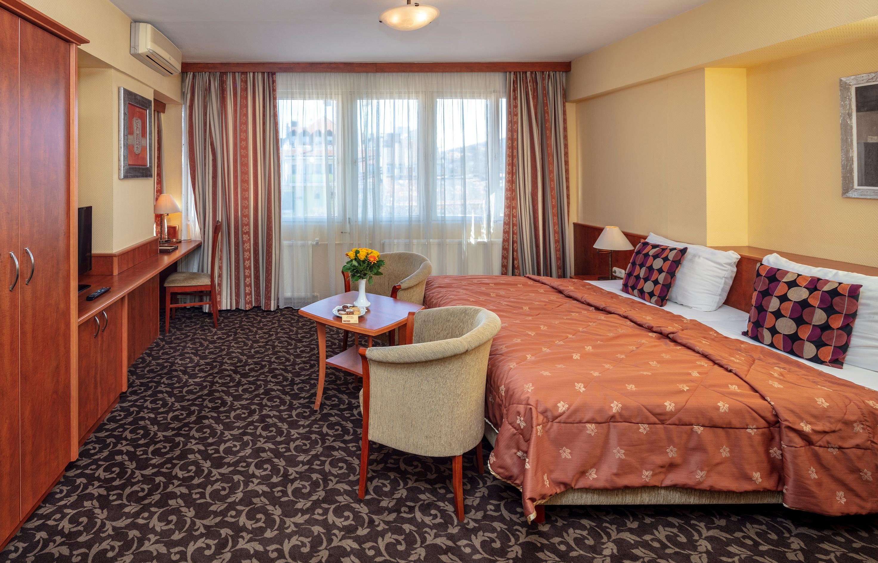 Hotel Charles Budapest Ngoại thất bức ảnh